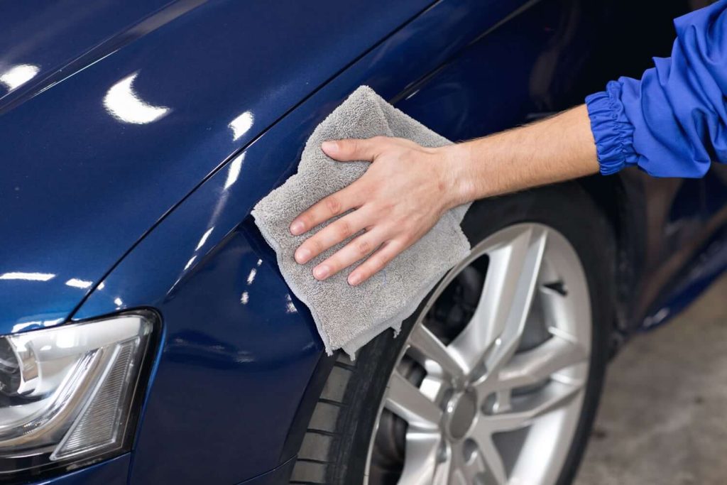 8 Steps to Wax Your Car the Right Way - Leons Auto Body