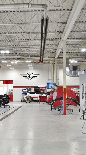 specialized aluminum auto body repair shop